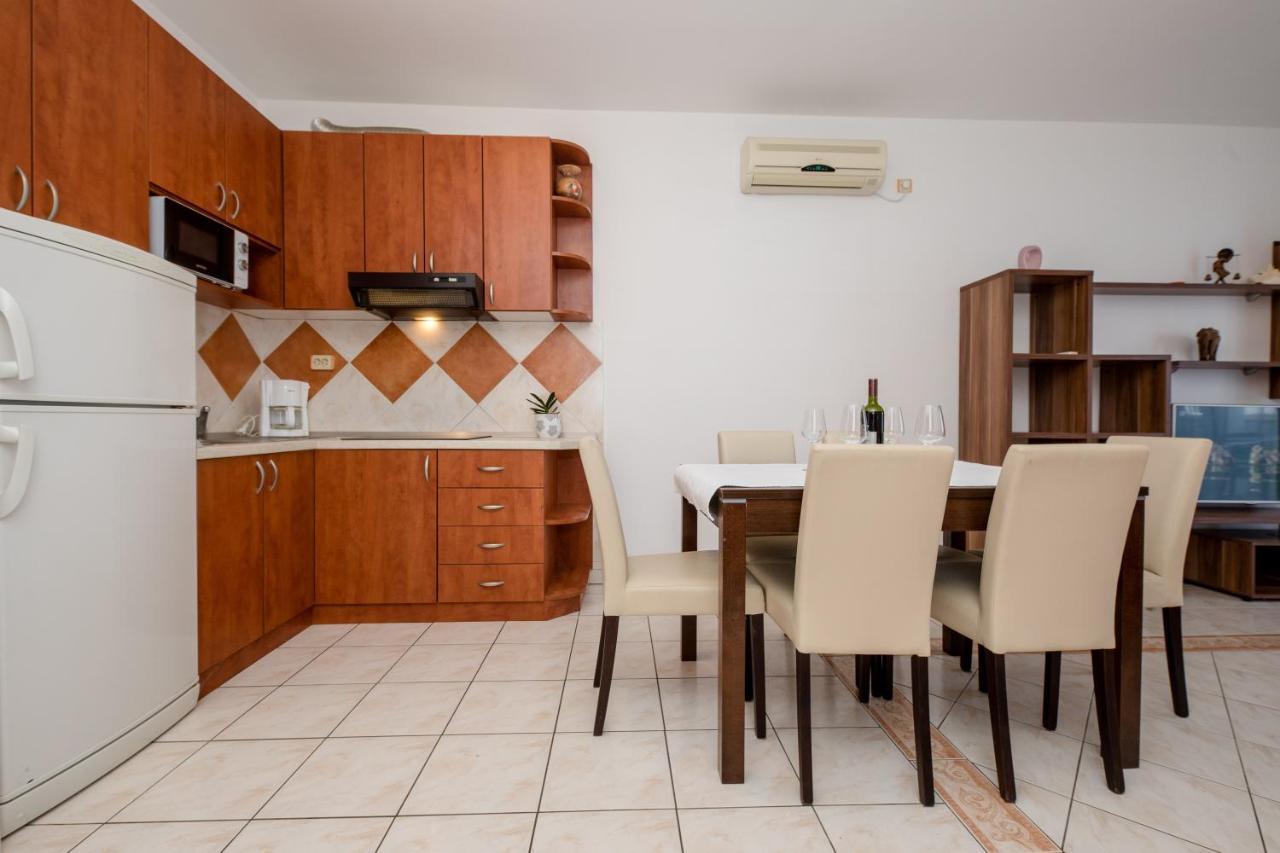 Apartments And Rooms By The Sea Supetarska Draga - Gornja, Rab - 11579 Экстерьер фото