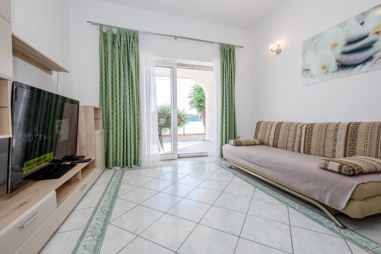 Apartments And Rooms By The Sea Supetarska Draga - Gornja, Rab - 11579 Экстерьер фото