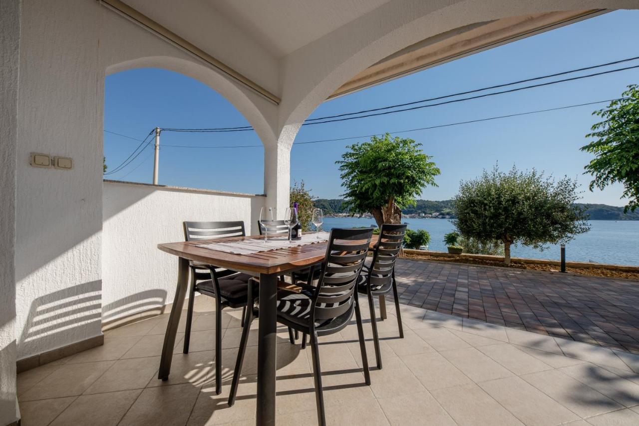 Apartments And Rooms By The Sea Supetarska Draga - Gornja, Rab - 11579 Экстерьер фото